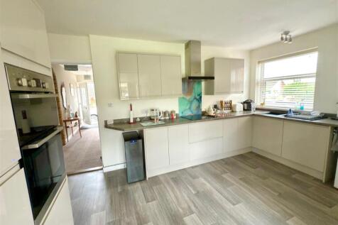 KITCHEN AREA.jpg