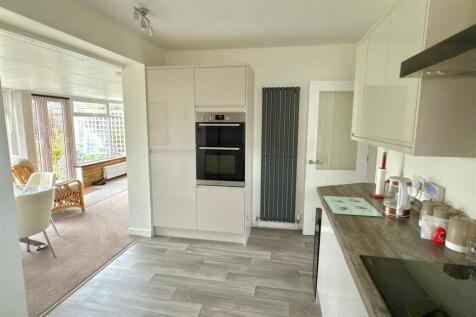 KITCHEN TO GARDEN ROOM.jpg