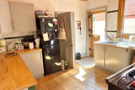 KITCHEN AREA.jpg