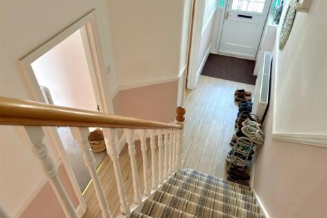 HALLWAY.jpg