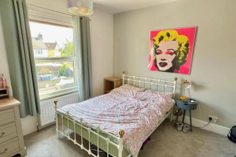 BEDROOM 3.jpg