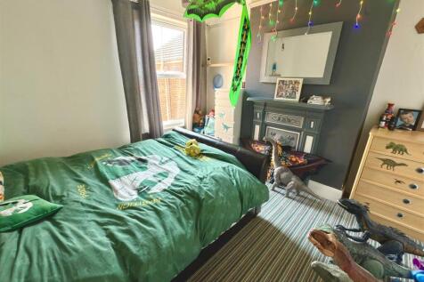 BED 2.jpg