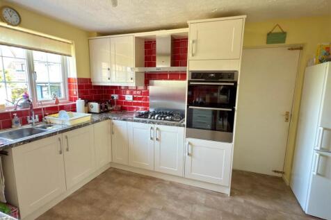 KITCHEN AREA.jpg