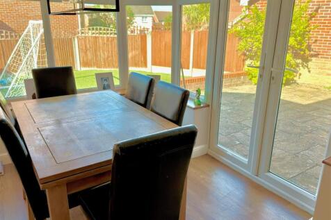 GARDEN ROOM.jpg