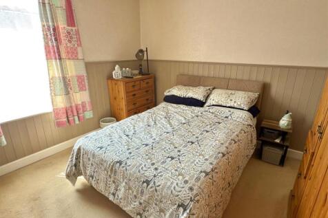 BED 1.jpg