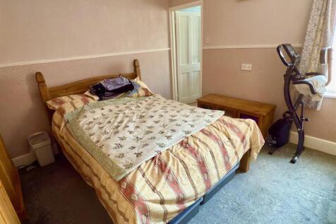 BED 2.jpg