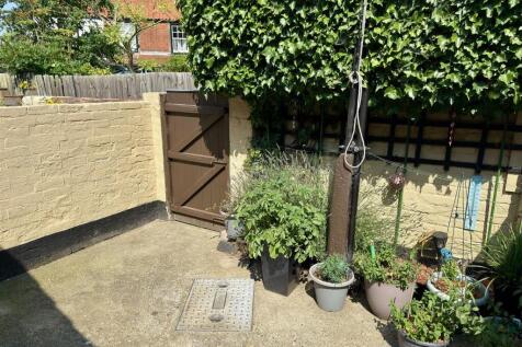 COURTYARD GARDEN.jpg