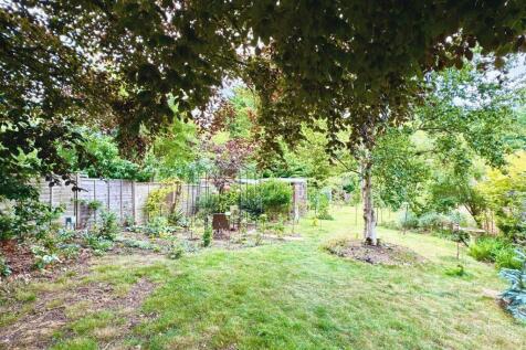 GARDEN 2.jpg