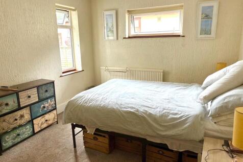 BED 1.jpg