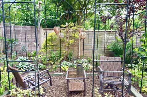 GARDEN 11.jpg