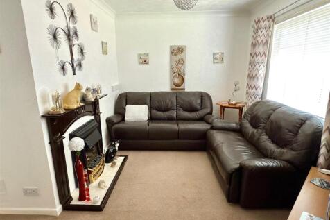 LOUNGE AREA.jpg