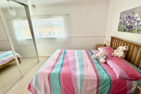 MASTER BEDROOM.jpg