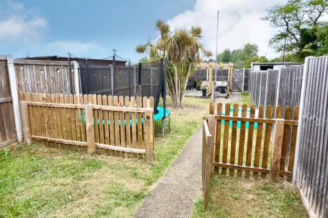GARDEN REAR.jpg