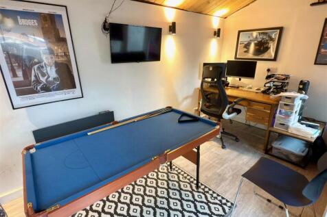 EXTERNAL GAMES ROOM OR OFFICE.jpg