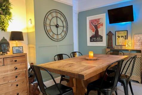 DINING AREA.jpg