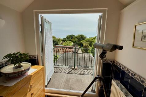BALCONY.jpg