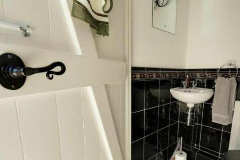 GROUND FLOOR WC.jpeg