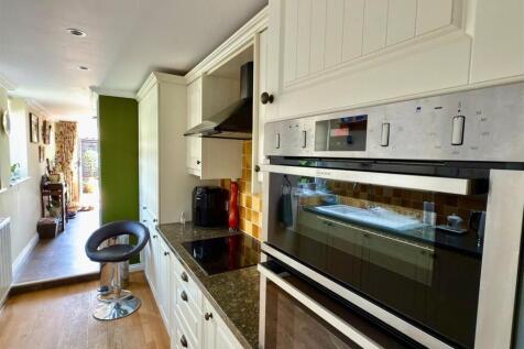 KITCHEN AREA.jpg