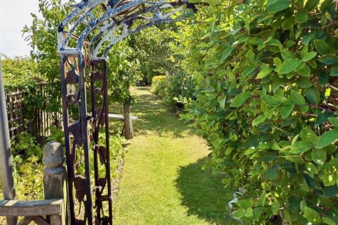 GARDEN AREA.jpg