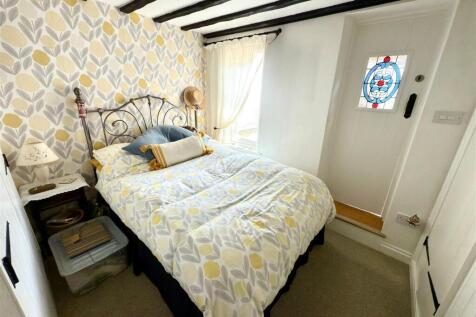 BEDROOM 2.jpg