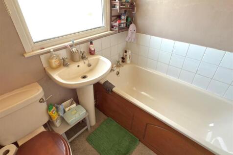 Bathroom.jpg