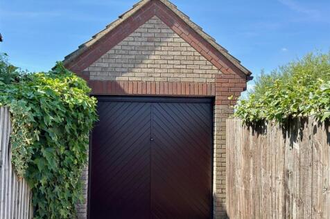 GARAGE.jpg