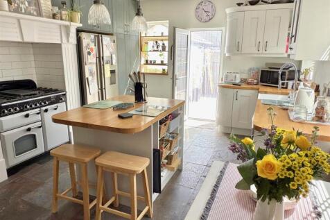 KITCHEN.jpg