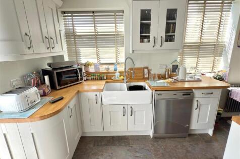 KITCHEN AREA.jpg