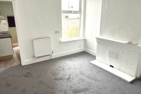 DINING ROOM.jpg
