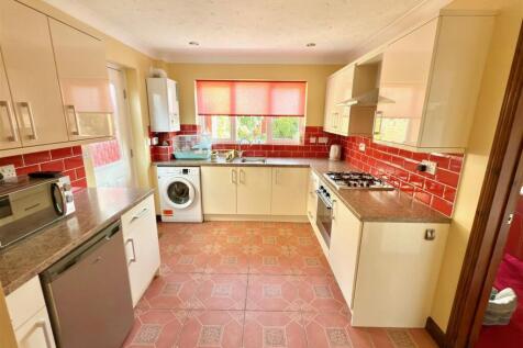 KITCHEN.jpg