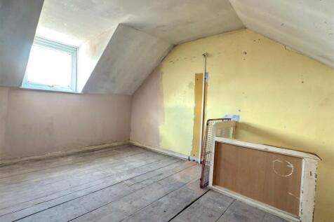 LOFT ROOM.jpg