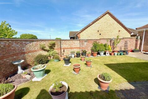 GARDEN BACK.jpg