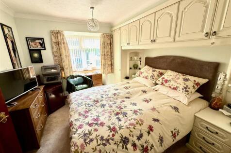 MASTER BEDROOM.jpg