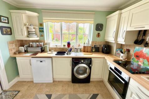 KITCHEN AREA.jpg