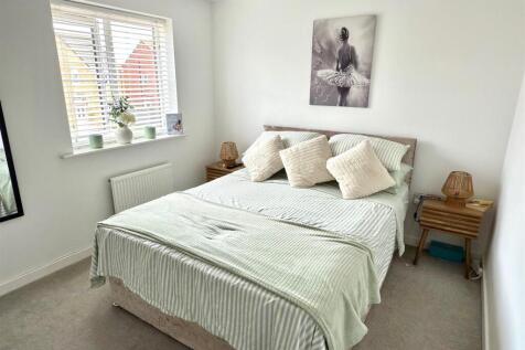 BED 1.jpg