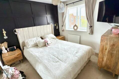 BED 1.jpg