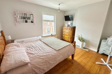 BED 1.jpg