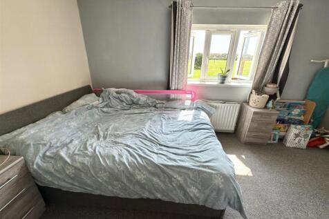 bed 1.jpg