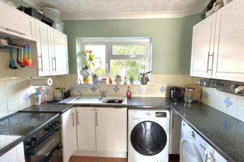 Kitchen Area.jpg