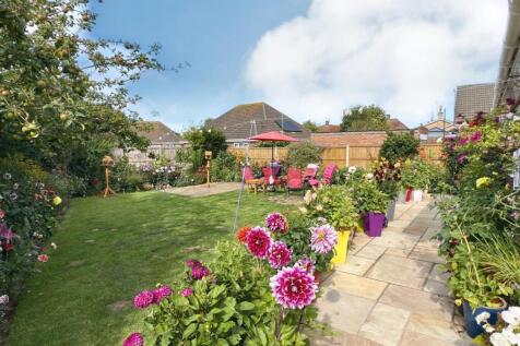 GARDEN REAR.jpg