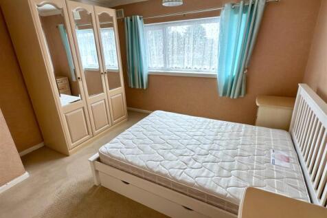 BED 1.jpg