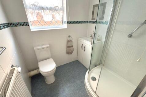 SHOWER ROOM.jpg