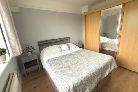 MASTER BEDROOM.jpg