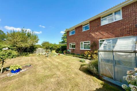 REAR GARDEN.jpg