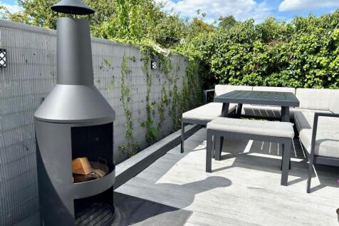OUTSIDE SEATING.jpg