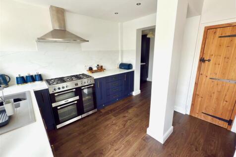 KITCHEN AREA.jpg