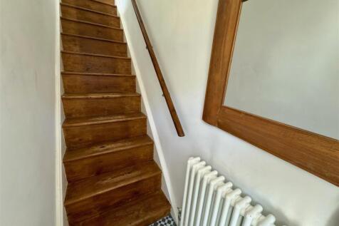 HALL STAIRS.jpg