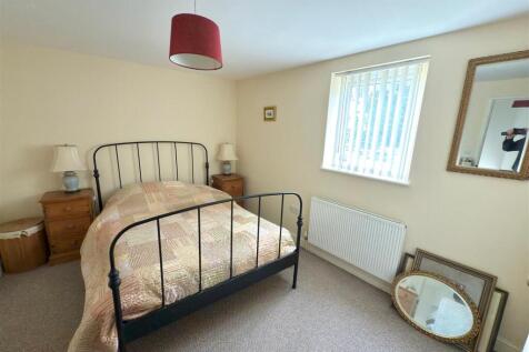 BED 2.jpg