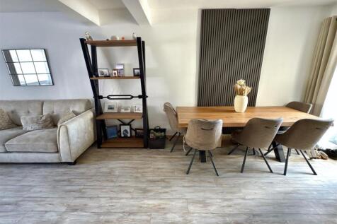DINING AREA.jpg