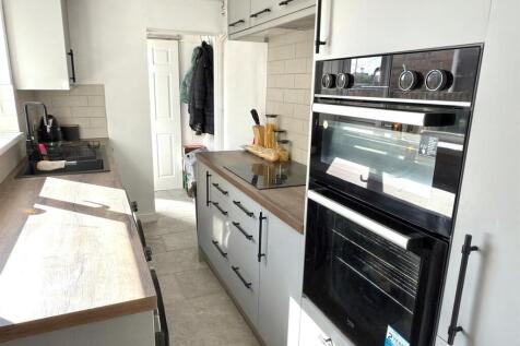 KITCHEN AREA.jpg